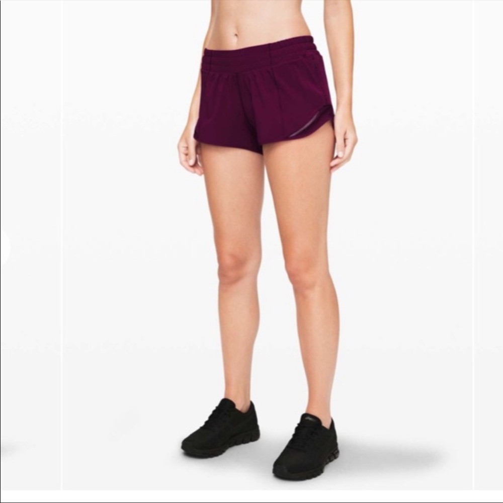 SOLD!!!NWT Lululemon Hotty Hot LR Short 4" *Lined